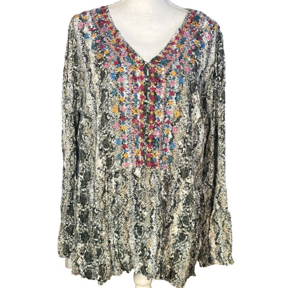 Savanna Jane Top Size 2X Black Long Sleeve Floral Animal Print Boho Embroidered